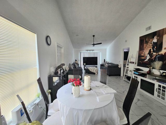 1530 Royal Forest Court, West Palm Beach, FL 33406