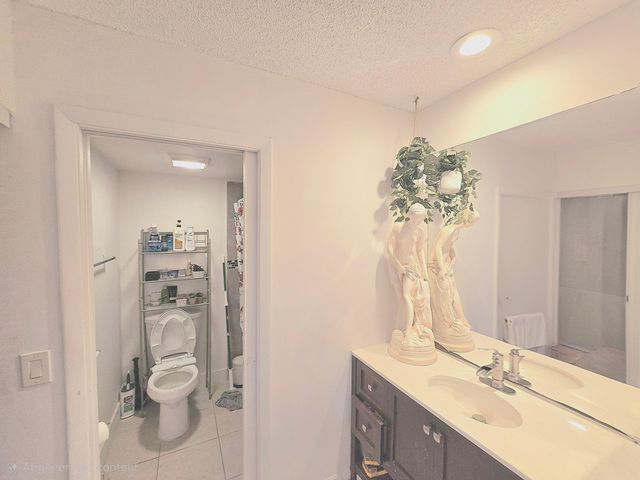 1530 Royal Forest Court, West Palm Beach, FL 33406