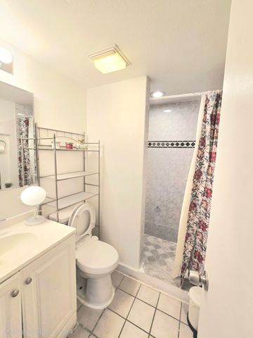 1530 Royal Forest Court, West Palm Beach, FL 33406
