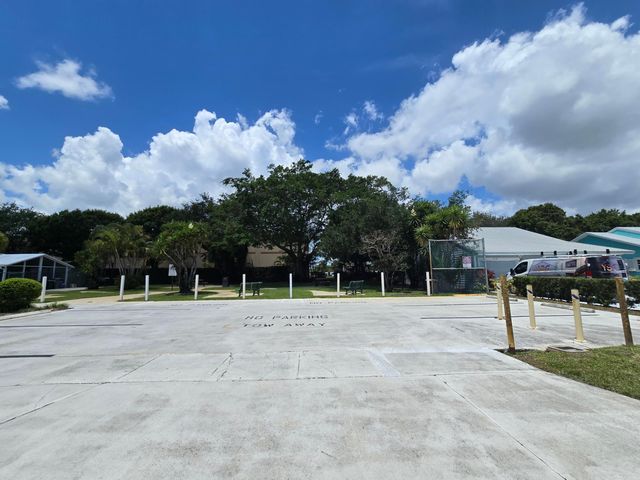 1530 Royal Forest Court, West Palm Beach, FL 33406