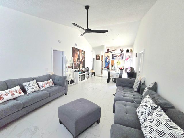 1530 Royal Forest Court, West Palm Beach, FL 33406