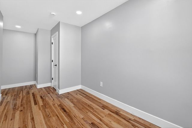 22 WEST 10TH ST, Bayonne, NJ 07002