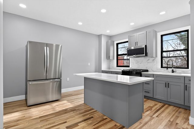 22 WEST 10TH ST, Bayonne, NJ 07002