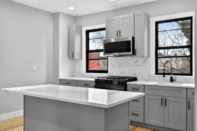 22 WEST 10TH ST, Bayonne, NJ 07002