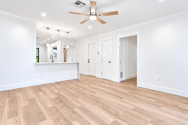 3914 Beran Drive, Houston, TX 77045