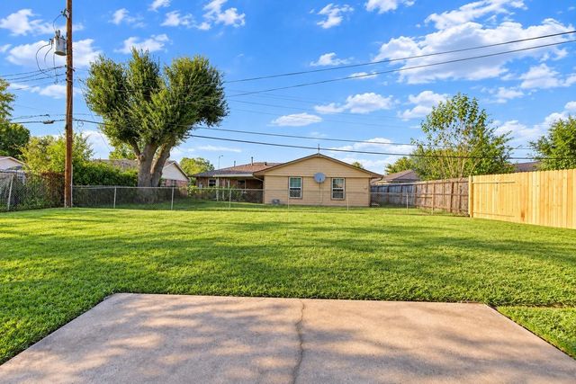 3914 Beran Drive, Houston, TX 77045