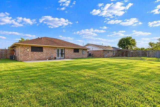 3914 Beran Drive, Houston, TX 77045