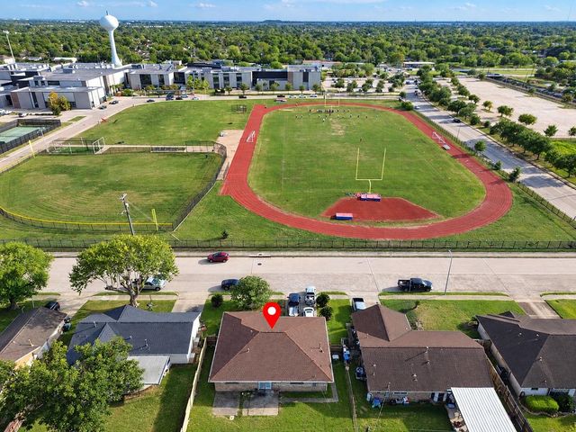 3914 Beran Drive, Houston, TX 77045