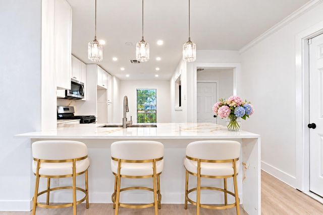 3914 Beran Drive, Houston, TX 77045