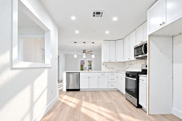 3914 Beran Drive, Houston, TX 77045
