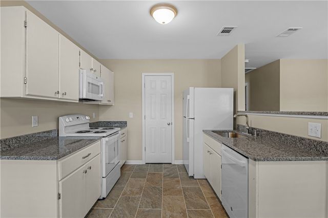 371 Cherokee Ave, Waycross, GA 31501