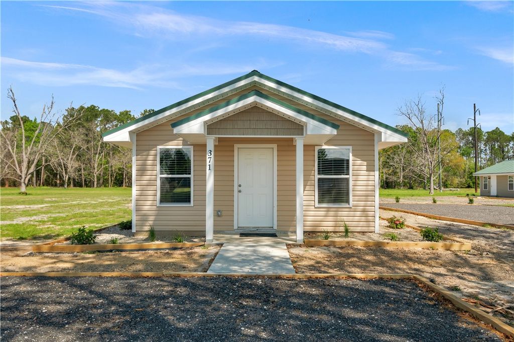 371 Cherokee Ave, Waycross, GA 31501