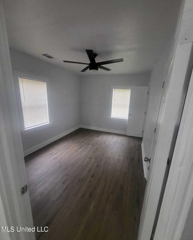 4222 Chennault Avenue, Jackson, MS 39209