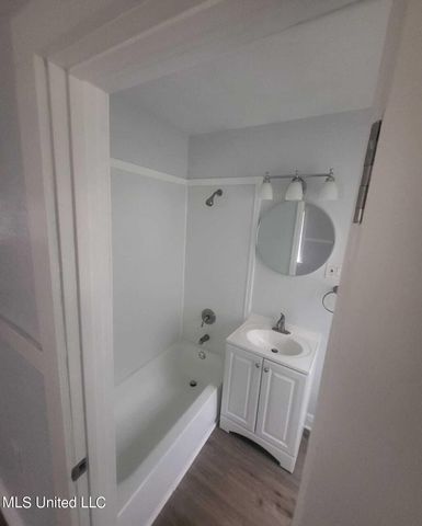4222 Chennault Avenue, Jackson, MS 39209