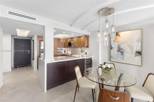 2555 Collins Ave 2205, Miami Beach, FL 33140