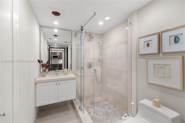 2555 Collins Ave 2205, Miami Beach, FL 33140