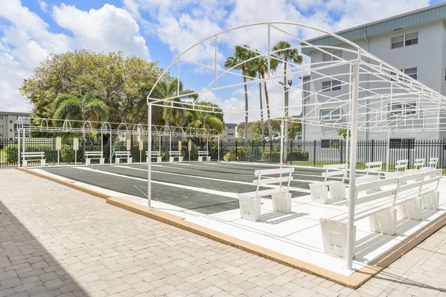 2515 NE 2nd Court 405, Boynton Beach, FL 33435