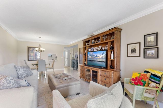 2515 NE 2nd Court 405, Boynton Beach, FL 33435