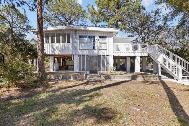 1149 SHELL CREST AVENUE, Cedar Key, FL 32625