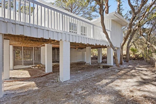 1149 SHELL CREST AVENUE, Cedar Key, FL 32625