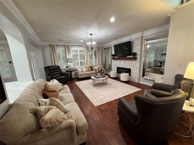 1011 Oak Park Lane, Friendswood, TX 77546