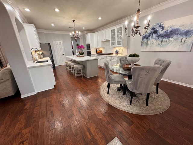 1011 Oak Park Lane, Friendswood, TX 77546