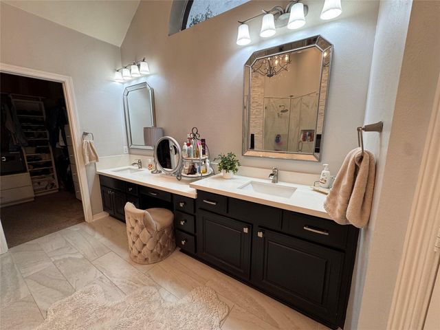 1011 Oak Park Lane, Friendswood, TX 77546