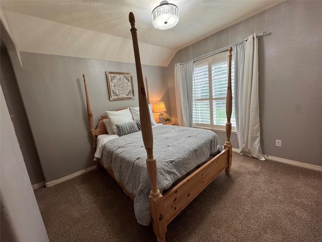 1011 Oak Park Lane, Friendswood, TX 77546