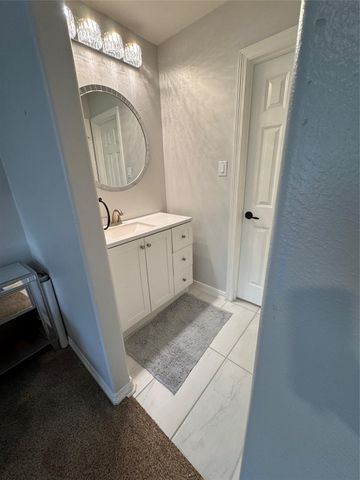 1011 Oak Park Lane, Friendswood, TX 77546