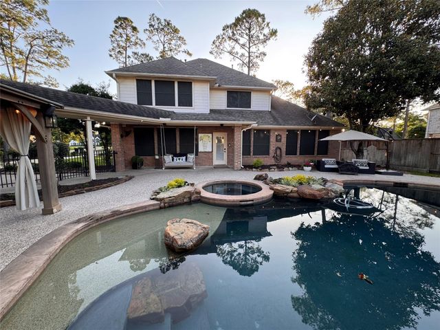 1011 Oak Park Lane, Friendswood, TX 77546
