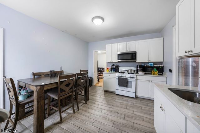 409 E Jersey St, Elizabeth City, NJ 07206