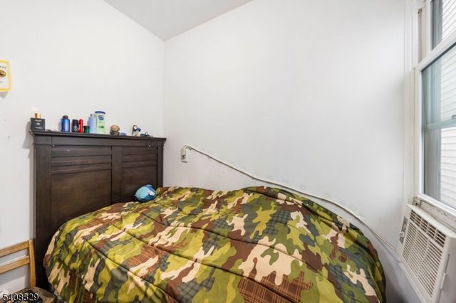 409 E Jersey St, Elizabeth City, NJ 07206