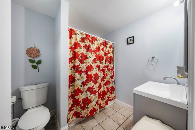 409 E Jersey St, Elizabeth City, NJ 07206