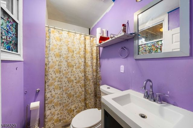 409 E Jersey St, Elizabeth City, NJ 07206