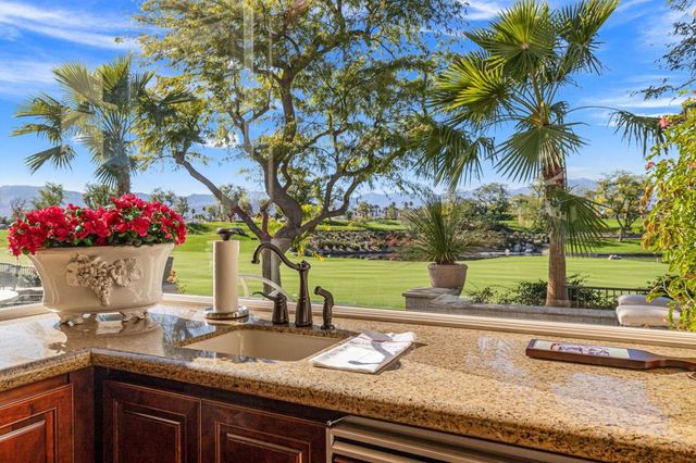 601 Indian Ridge Drive, Palm Desert, CA 92211