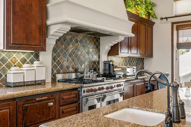 601 Indian Ridge Drive, Palm Desert, CA 92211