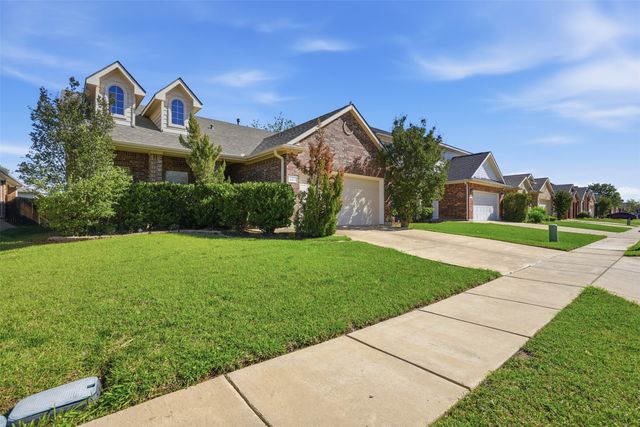 2421 Priscella Drive, Fort Worth, TX 76131