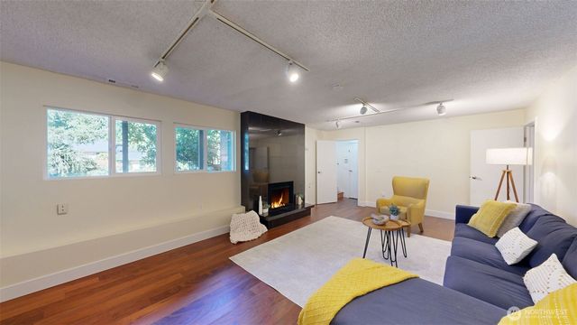 15227 SE 175th Place, Renton, WA 98058