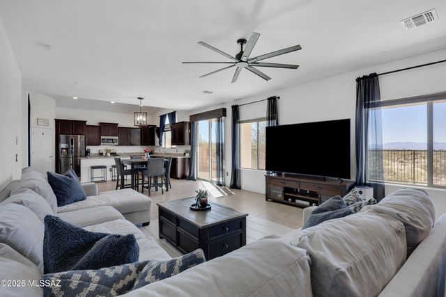 540 S Courts Redford Drive, Vail, AZ 85641