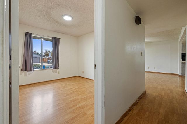 1205 Kara Ln, Modesto, CA 95355