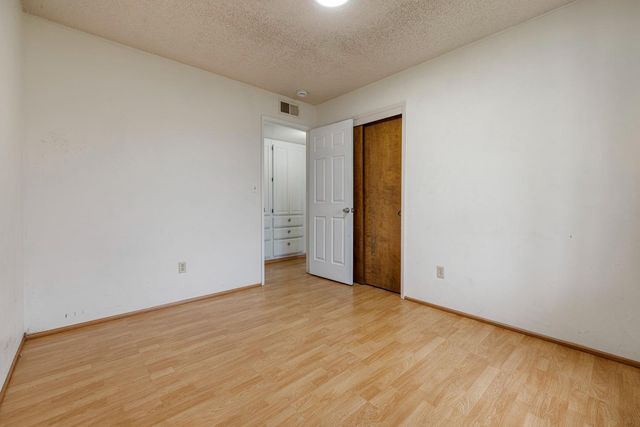 1205 Kara Ln, Modesto, CA 95355