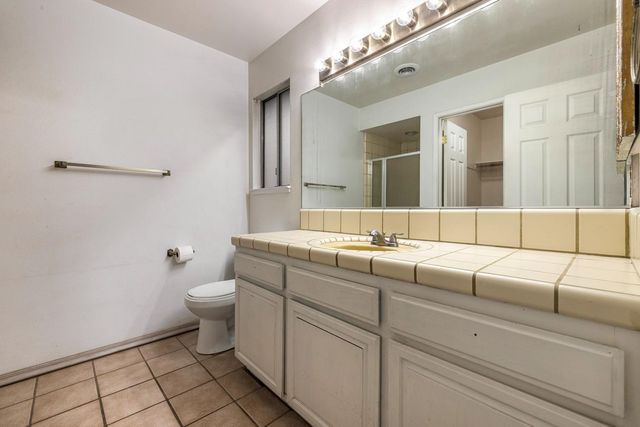 1205 Kara Ln, Modesto, CA 95355