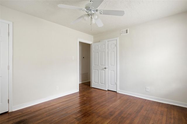 5622 Woodgreen Street, Houston, TX 77033