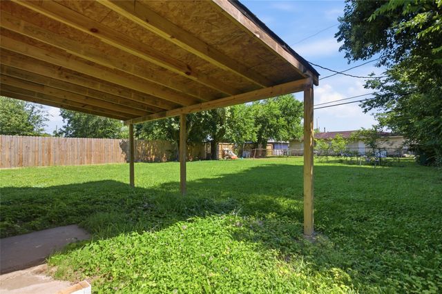 5622 Woodgreen Street, Houston, TX 77033