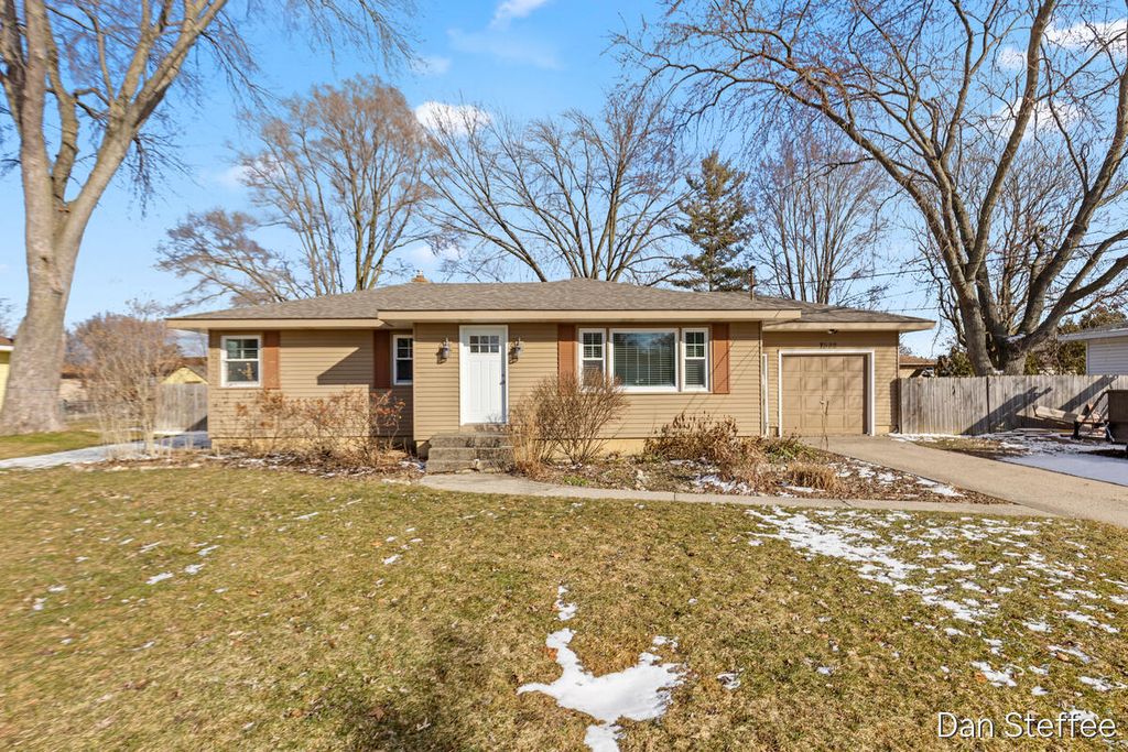 7522 Melody Lane, Jenison, MI 49428