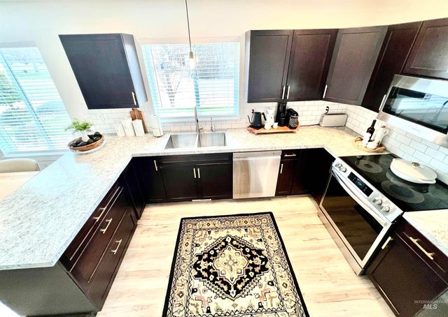 1518 E Florida Ave, Nampa, ID 83686