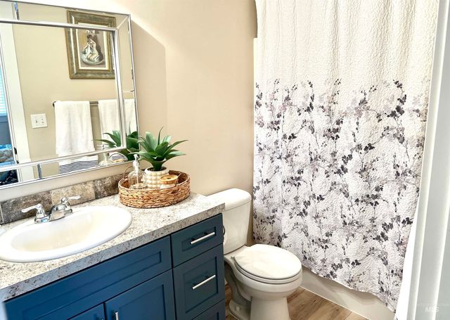 1518 E Florida Ave, Nampa, ID 83686