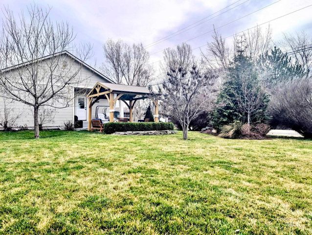 1518 E Florida Ave, Nampa, ID 83686