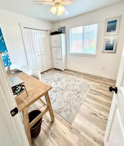 1518 E Florida Ave, Nampa, ID 83686