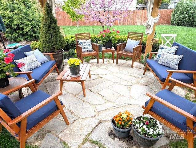 1518 E Florida Ave, Nampa, ID 83686